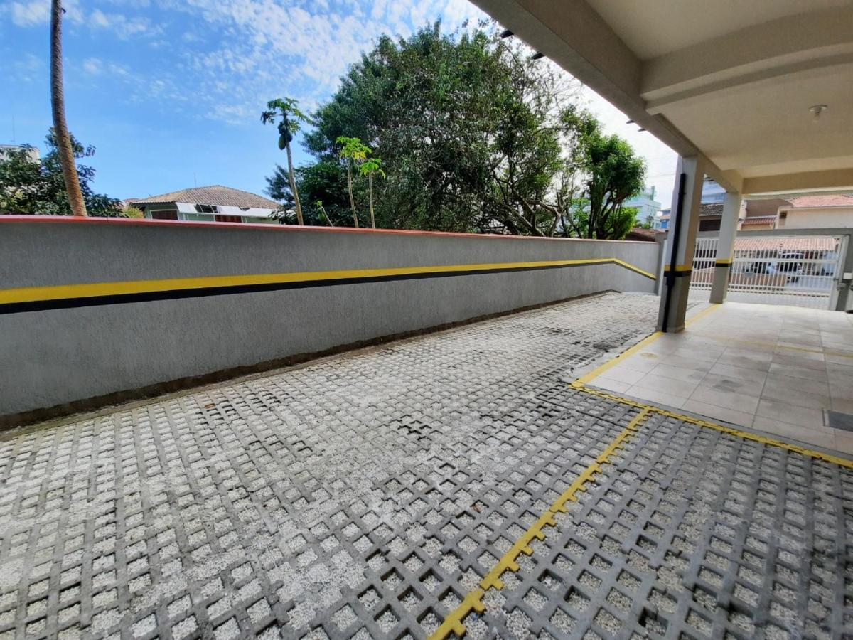 Apartamento 3 quartos 8 pessoas a 50 mts da Praia de Bombas, a 100m da Passarela do Ribeiro Bombinhas Exterior foto